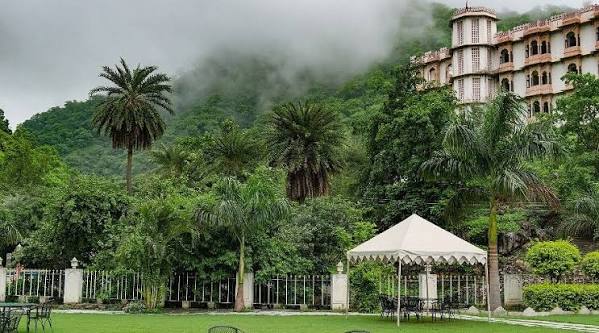 Aram Bagh Resort