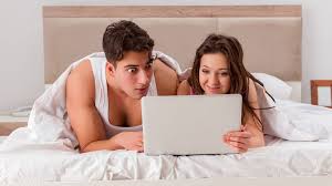 هوش مصنوعی تعیین می‌کند که شما مجاز به تماشای فیلم پورن هستید یا خیر |  یورونیوز