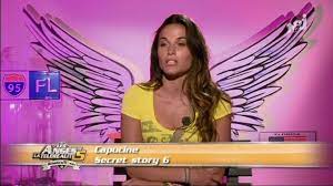 Une fois encore, cette semaine a été riche en surprises sur la planète instagram ! Le T Shirt Jaune Col V De Capucine Anav Dans Les Anges De La Tele Realite 5 Spotern