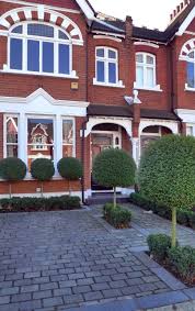 At Tds Paving Landscaping We Are Driveway Specialists Covering Dorking Reigate And All Sur Garden Ideas Driveway Front Garden Ideas Driveway Driveway Design