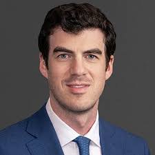 Lee Blum's Instagram, Twitter & Facebook