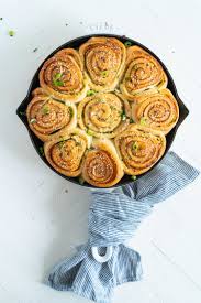 Cheese Spring Onion And Chive Brioche Buns Recette Recette Aperitif Recette Vite Fait Recette