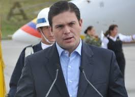 Esposo de pilar y padre de natalia y juan pablo. A La Carcel Ministro De Defensa Juan Carlos Pinzon Por Incumplir Tutela Noticias Principales De Colombia Radio Santa Fe 1070 Am