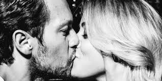 Page officielle d' emilie dupuis. Rencontre Avec Jeremy L Homme D Emilie Dupuis Je Veux Que Ma Femme Et Mon Fils Ne Manquent De Rien Dh Les Sports