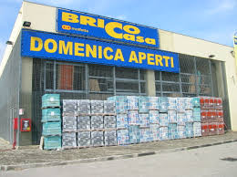 Al brico self center il 24 novembre 2019 ci sarà la presentazione dei nuovi arrivi di alberi, accessori per il presepe, addobbi natalizi, luminaire e altro. Pepe Graphic Brico Casa Bari