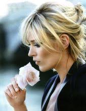 Coiffure Avec Frange Effilee 30 Idees De Coiffure Avec Frange Pour Un Look Qui Change Elle Coiffure Frange Coiffure Styles De Coiffures