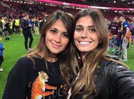 Sin vivir obsesionada con ellos, la empresaria argentina es partidaria de tatuarse siempre que puede. Pin On Chicas De Barcelona