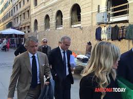 Ayrıca teknik direktörün çalıştırdığı takımlardaki maç, galibiyet, beraberlik ve mağlubiyet sayılarına sezon ve turnuva bazında ulaşabilirsiniz. Roberto Mancini Ad Ancona Per La Separazione Dalla Moglie Federica Morelli