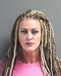 Daisy Batten's Instagram, Twitter & Facebook