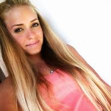 Karen Rojas's Instagram, Twitter & Facebook