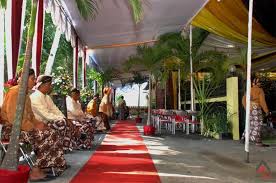 Ketika hari pernikahanmu tinggal 2 bulan lagi, berikut ini checklist persiapan pernikahan sederhana yang perlu dilakukan: Harga Tenda Pernikahan Sederhana Di Rumah Tenda Pernikahan