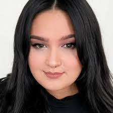 Tabitha Hoyt's Instagram, Twitter & Facebook