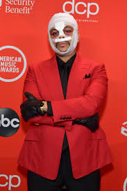 The weeknd — escape from la (after hours 2020). The Weeknd At The 2020 American Music Awards The American Music Awards Red Carpet Was In Full Swing With Sparkling Designer Looks Popsugar Fashion Photo 44