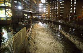 La tempête ida a pulvérisé le record de pluie d'il y. New York La Ville Investit 500 Millions De Dollars Pour Proteger Manhattan Des Inondations