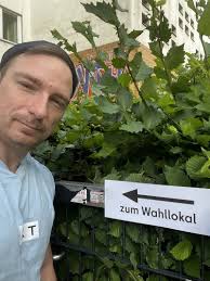 Heute ist Europawahltag in Deutschland. Bitte geht wählen. Und wenn man das  morgens macht darf man auch vor dem Frühstücken noch zerknautscht aussehen. 