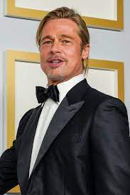 His height is 1.8 m tall, and his weight is ‎78 kg. Brad Pitt Mit Man Bun Zu Den Oscars Gala De