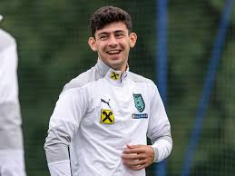 Zuletzt wurde es um die katalanen und demir ruhig. Bundesliga News Demir Unter Den 60 Besten Talenten Weltweit