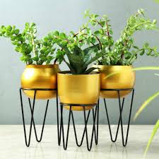 To add to the stress of your best friend getting married, the sangeet practice, finding the perfect bridesmaid dress, having to share your friend with a boy, lies the pressure of finding her the perfect wedding gift. Wedding Gifts For Friend Marriage Gifts For Best Friends Igp