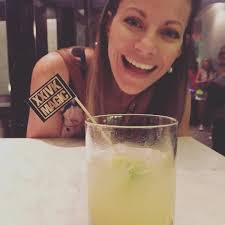 Where to find a small balloon arch in Metcalfe and Greely for this Thursday?