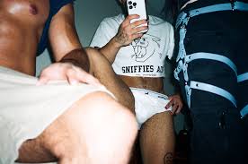 No Blue Balls in the Bluegrass State: 2024 Cruising Trends with Sniffies  Download - Queer Kentucky