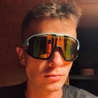 200+ profilů „Najman“