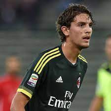 Check out his latest detailed stats including goals, assists, strengths & weaknesses and match ratings. Scouting Ac Milan S Rising Star Manuel Locatelli Ac Milan Milan Mens Tops