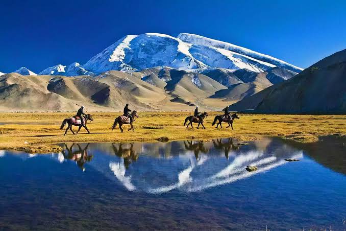Muztagh Ata Expedition - Hunza Guides Pakistan