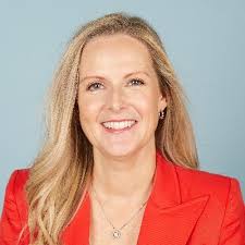 Laura Pearce's Instagram, Twitter & Facebook