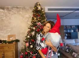 1,327 likes · 4 talking about this. Ellh Kokkinoy Deite Ti Apolambanei San Mikro Paidi Fwtografies Iciao