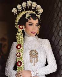 Baju pengantin adat jawa syari. 3 Hal Yang Bisa Ditiru Hijabers Dari Pernikahan Kahiyang Ayu Hijab Dream Co Id