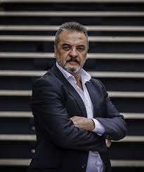 İş adamı esra erol'un eşi ali özbir'in kız kardeşidir. Mesut Akusta Tv Series Biography Turkish Drama