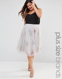 Imagen 1 De Falda De Graduacion Lujosa Con Adorno De Rosas En Toda La Prenda De Lovedrobe Moda Estilo Ropa Vestidos Modestos