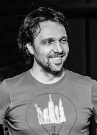 Cidade, rio, arranha-céu