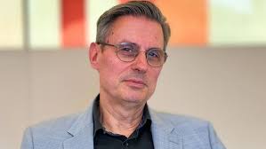 Schwarzarbeit bekämpfen: Ehrliche Arbeit und Steuern sichern