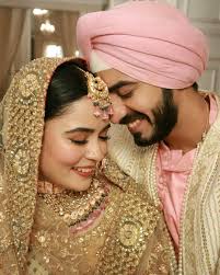 Neha Kakkar and her husband were spotted at the airport, flying out of  Mumbai in style! ✈️💑 #NehaKakkar #AirportFashion #CelebritySpotting