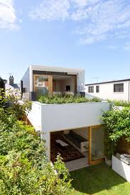 Teras samping rumah dengan sekat roster beton. 60 Model Teras Rumah Minimalis Cantik Sederhana