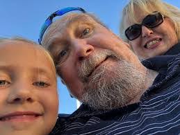 Alan Moe's Instagram, Twitter & Facebook