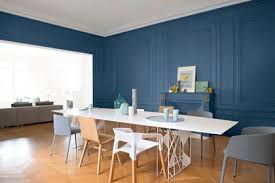 Les murs doivent pouvoir s'accorder avec les meubles, les chaises, les elle ne doit pas afficher la sobriété d'un bureau de ministre ni d'une salle de conférences. Idee Deco Peinture Salon Salle A Manger Naturalsalons