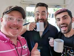 Nick Della's Instagram, Twitter & Facebook