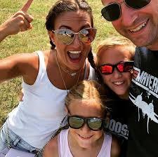 Happy Birthday to my extraordinary and gorgeous wife Chelsea!! Every year  you have a birthday, but I'm the only one that seems to actually age!  Honestly not complaining, it's a pretty great