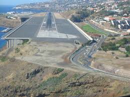 Descolagem da easyjet do aeroporto da madeira. Short Final Runway 23 Funchal Madeira Mapio Net