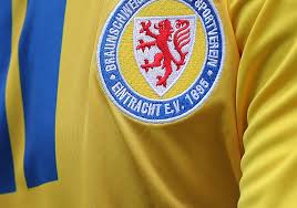Download free eintracht braunschweig vector logo and icons in ai, eps, cdr, svg, png formats. Eintracht Braunschweig Neue Trikots Mit Regionalem Bezug Regionalheute De