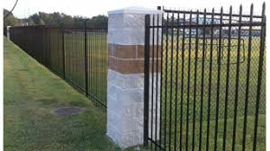 Whether looking for an wooden, aluminum, or chain link fence, you'll find exactly what you need to keep your home or business secure for years to come at our fence houston, texas. Best 15 Fence Contractors Installers In Houston Tx Houzz