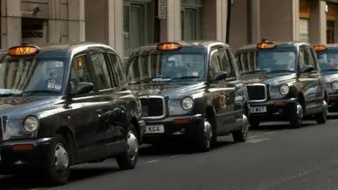 Bracknell taxi driver knowledge tests to stay, says council