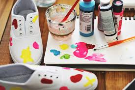 Feb 09, 2021 · even worse, paint spills on plastic stay wet, and they can end up on your shoes and get tracked through the house. Diy Sneakers For Spring A Beautiful Mess