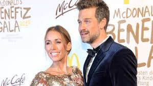 Der sohn von annemarie carpendale stiehlt seiner mama die show, ashley graham kämpft mit ihrem oberteil und die schauspieler von «jumanji. Howard Carpendale Themenseite