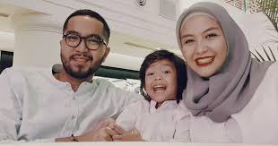 Sakinah adalah ketika melihat kekurangan pasangan namun mampu menjaga lidah untuk tidak. Nilai Syukur Dan Kasih Sayang Adalah Kunci Kebahagiaan Keluarga