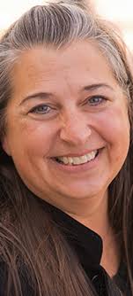 Lynn Majewski's Instagram, Twitter & Facebook