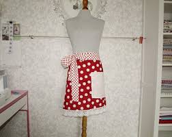 Schurze Landhausschurze Kuchenschurze Halbschurze Kochschurze Schurze Mit Uberschurze Ikea Rosali Rosen Aufwendige Schurze Fashion Sleeveless Dress Dresses