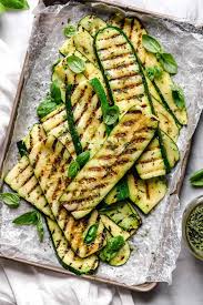 1001 Recettes De Grillade Pour Vous Donner Une Idee De Barbecue Originale Recette Avec Courgette Recette Plancha Idee Recette